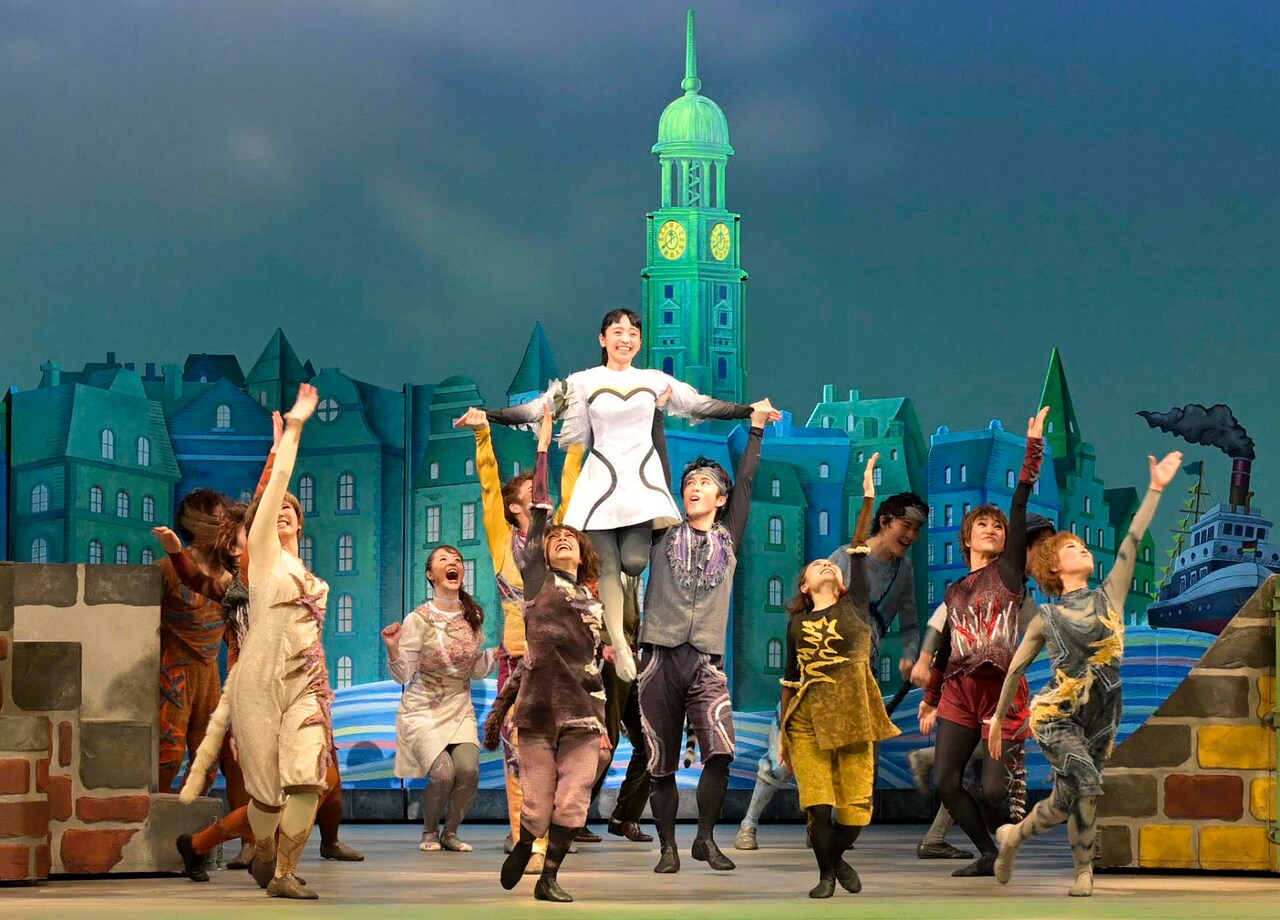 劇団四季が“一歩踏み出す大切さ”描く「カモメに飛ぶことを教えた猫」開幕