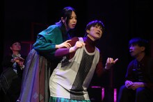 劇団きらら「気持ちいい穴の話」より。（撮影：藤本彦）