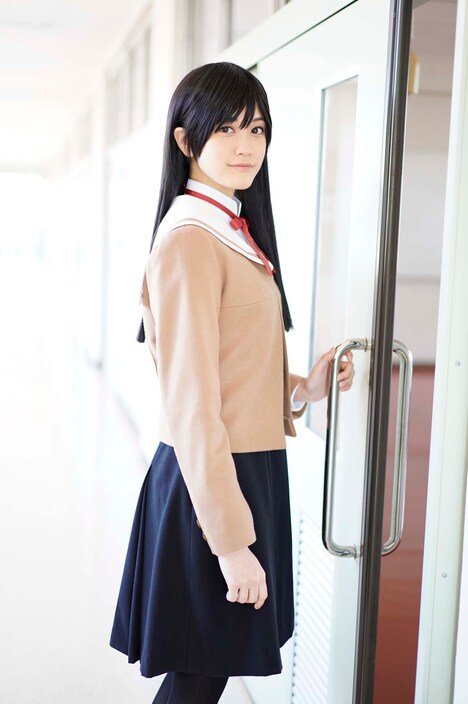 小泉萌香扮する七海燈子。