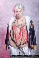 鷲尾昇扮する山条圭介。