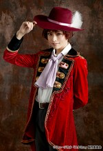 星元裕月扮する卯川晶。