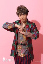 「『Like A』room［002］」ビジュアルより、鎌苅健太扮するマーマ。