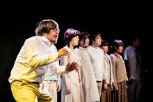 劇団「地蔵中毒」無教訓意味なし演劇 vol.9「懺悔室、充実の4LDK」より。（撮影：塚田史香）