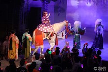 「南座新開場記念『京都ミライマツリ2019』Supported by SUNTORY」より、「きゃりーかぶきかぶき」の様子。(c)松竹