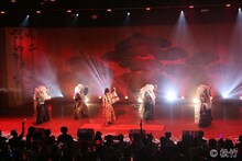 「南座新開場記念『京都ミライマツリ2019』Supported by SUNTORY」より、「きゃりーかぶきかぶき」の様子。(c)松竹