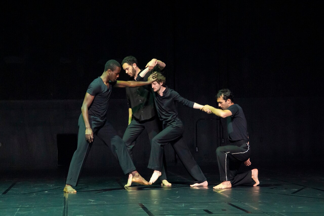 音楽とダンスが拮抗する、ローザス「A Love Supreme」東京で開幕