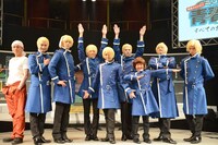 「ミュージカル『青春-AOHARU-鉄道』すべての路は所沢へ通ず」囲み取材より。左から秩父鉄道役の森山栄治、西武秩父線役の滝口幸広、西武安比奈線役の渡辺コウジ、西武新宿線役の橋本汰斗、西武池袋線役のKIMERU、西武国分寺線役の木村敦、西武有楽町線役の土方柚希、西武西武園線役の馬場良馬、西武狭山線役の岩城直弥。