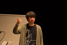 「岩井秀人『ミュージカルのクリエーション』成果発表ライブ」より。（撮影：igaki photo sutudio / 写真提供：城崎国際アートセンター）