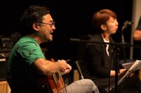 「岩井秀人『ミュージカルのクリエーション』成果発表ライブ」より。（撮影：igaki photo sutudio / 写真提供：城崎国際アートセンター）