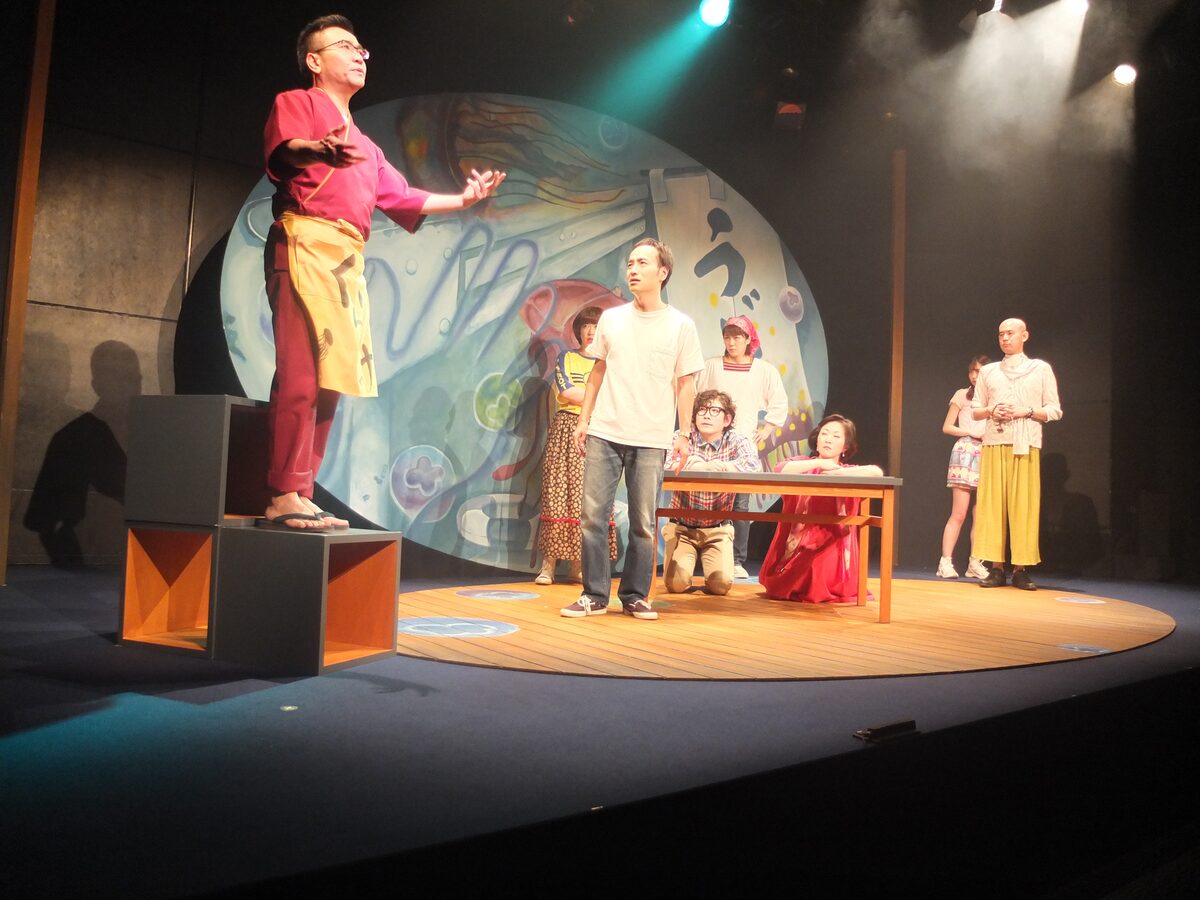 八嶋智人ら出演 宇宙人はクラゲが嫌い スタート う大が自信 超傑作になった 公演レポート コメントあり ステージナタリー