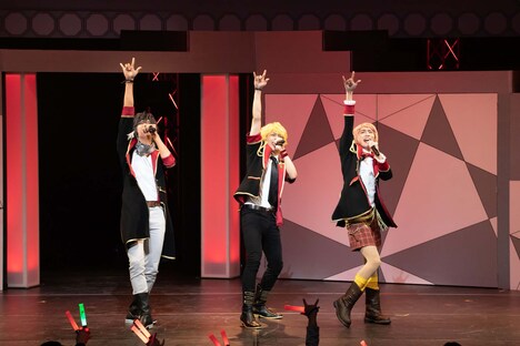 「アイ★チュウ ザ・ステージ～Rose Ecarlate～」より。（Photo：mariafujio）