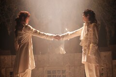 TRUMPシリーズ「COCOON」開幕、末満健一「遠いところまで来られた」