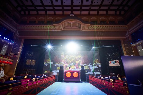 「夜マツリ-YORUMATSURI-」の様子。