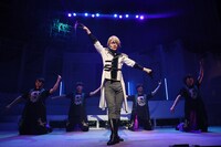 「2.5次元ダンスライブ『ALIVESTAGE（アライブステージ）』Episode 1『Let us go singing as far as we go:the road will be less tedious. -歌いながら歩こうよ-』」より。