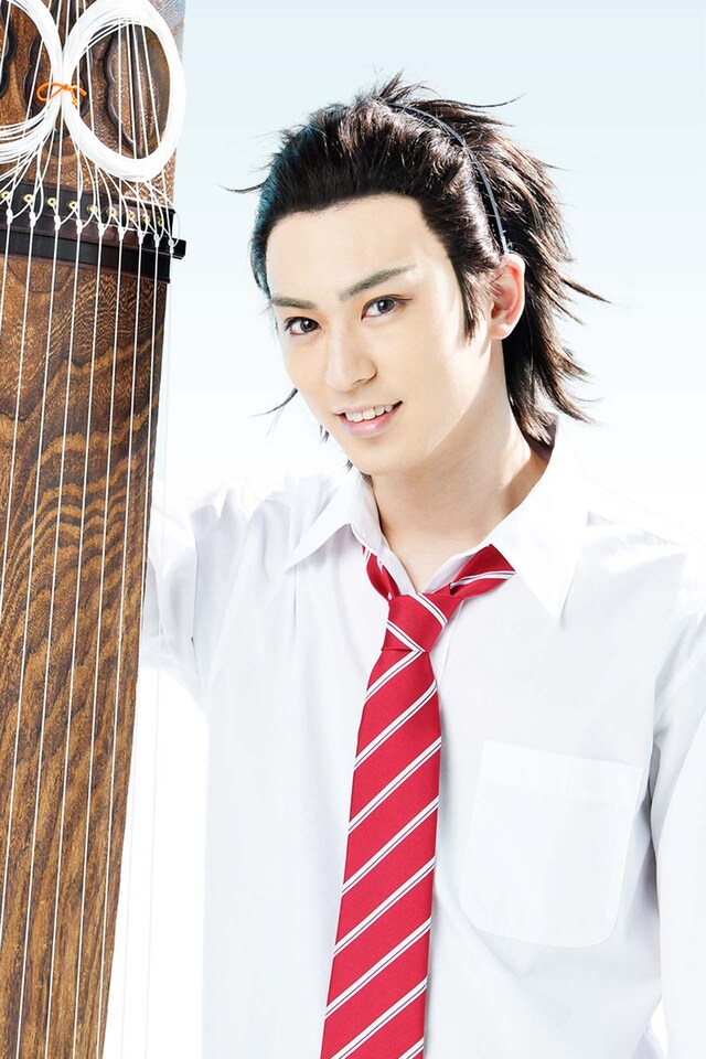 塩田康平扮する足立実康。