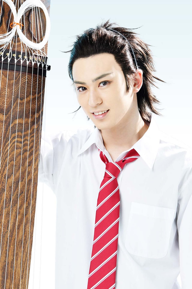 塩田康平扮する足立実康。