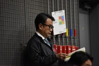 「三谷かぶき『月光露針路日本（つきあかりめざすふるさと）』風雲児たち」稽古より。三谷幸喜。