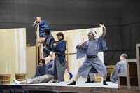 「三谷かぶき『月光露針路日本（つきあかりめざすふるさと）』風雲児たち」稽古より。