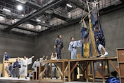「三谷かぶき『月光露針路日本(つきあかりめざすふるさと)』風雲児たち」稽古より。