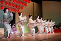 「第95回 東をどり」舞台ざらいより。