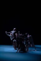 Co.山田うん「プレリュード」より。（Photo by HAL KUZUYA）