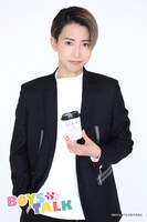 TAKA扮するSAKA。