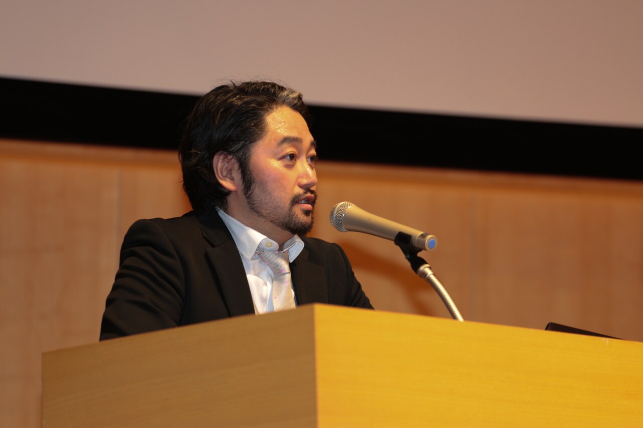 とやま賞受賞のタニノクロウが講演、「だから現代演劇は必要」