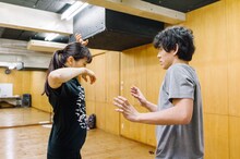 ひとごと。「互いに交わることのない、いくつかの」稽古より。（撮影：山下希実）