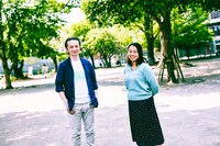 左からディレクターの長島確、共同ディレクターの河合千佳。