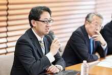 東京二期会2020/21シーズンラインアップ記者発表会の様子。
