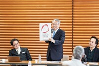 東京二期会2020/21シーズンラインアップ記者発表会の様子。