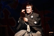 こまつ座 第128回公演「化粧二題」より。（撮影：田中亜紀）