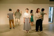 関田育子「夜の犬」より。(撮影:小島早貴)