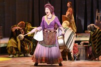 春風ひとみ演じるフローリア。