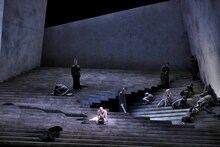 東京二期会オペラ劇場 ハンブルク州立歌劇場との共同制作公演「サロメ（新制作）」より。（写真提供：公益財団法人東京二期会、撮影：三枝近志）