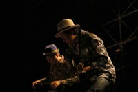 匿名劇壇「大暴力」より。（撮影：堀川高志 / kutowans studio）