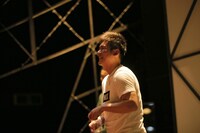 匿名劇壇「大暴力」より。（撮影：堀川高志 / kutowans studio）