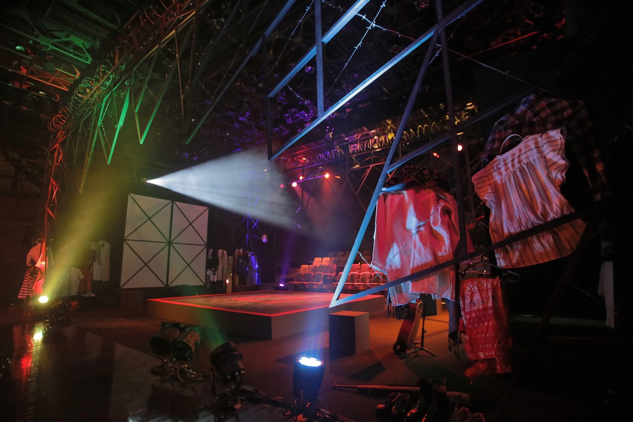 “暴力”の肯定と否定を繰り返し立ち上げる、匿名劇壇「大暴力」開幕