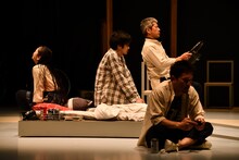 モダンスイマーズ結成20周年記念公演「ビューティフルワールド」より。