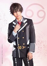 國島直希扮する東月錫也。