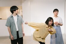 関田育子「浜梨」より。（撮影：小島早貴）