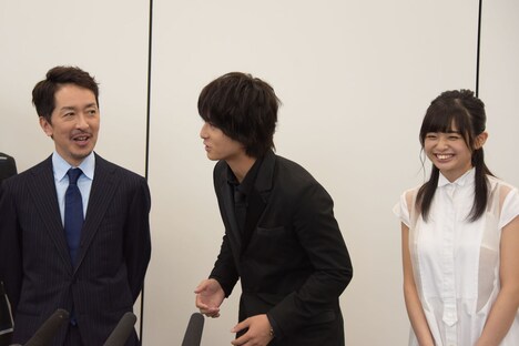 左から栗原英雄、中村優一、西葉瑞希。