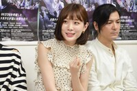 左から末永みゆ、中村誠治郎。