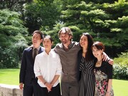 左から小尻健太、中村恩恵、ポール・ライトフット、刈谷円香、唐津絵理。