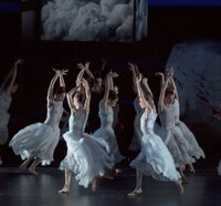 バレエ・アム・ライン「白鳥の湖」より。(c)Gert Weigelt