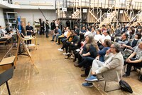 オペラ夏の祭典2019ー20 Japan→Tokyo→World プッチーニ「トゥーランドット」（新制作）の顔合わせ・コンセプト説明会より。（提供：新国立劇場）