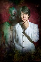 松田岳扮するハナサキ。