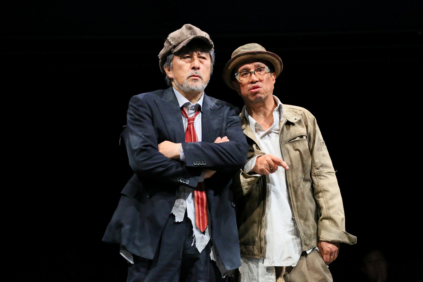 KAAT神奈川芸術劇場プロデュース「ゴドーを待ちながら」昭和・平成ver.より。（撮影：宮川舞子）