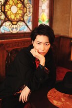 小林涼1st写真集「Grazie」より。(c)BACSエンターテイメント