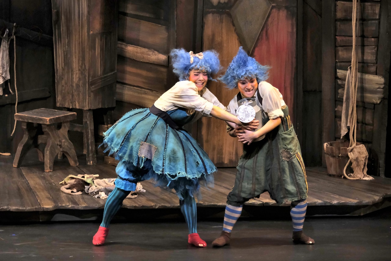 物語の舞台はなんと…NISSAY OPERA「ヘンゼルとグレーテル」開幕